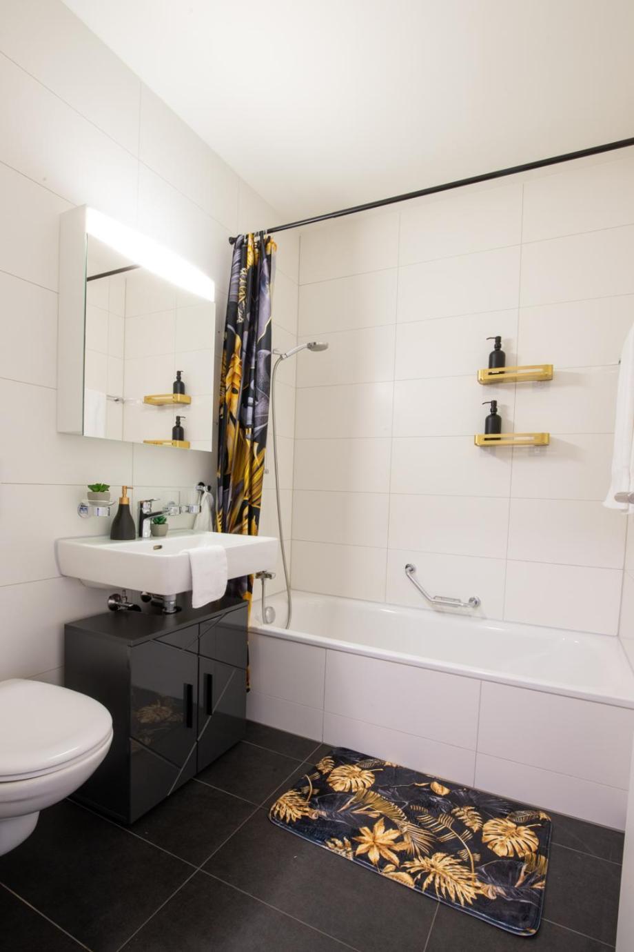 Special Einstein Iiv Apartment, Messe Kleinbasel 10-Star Bagian luar foto