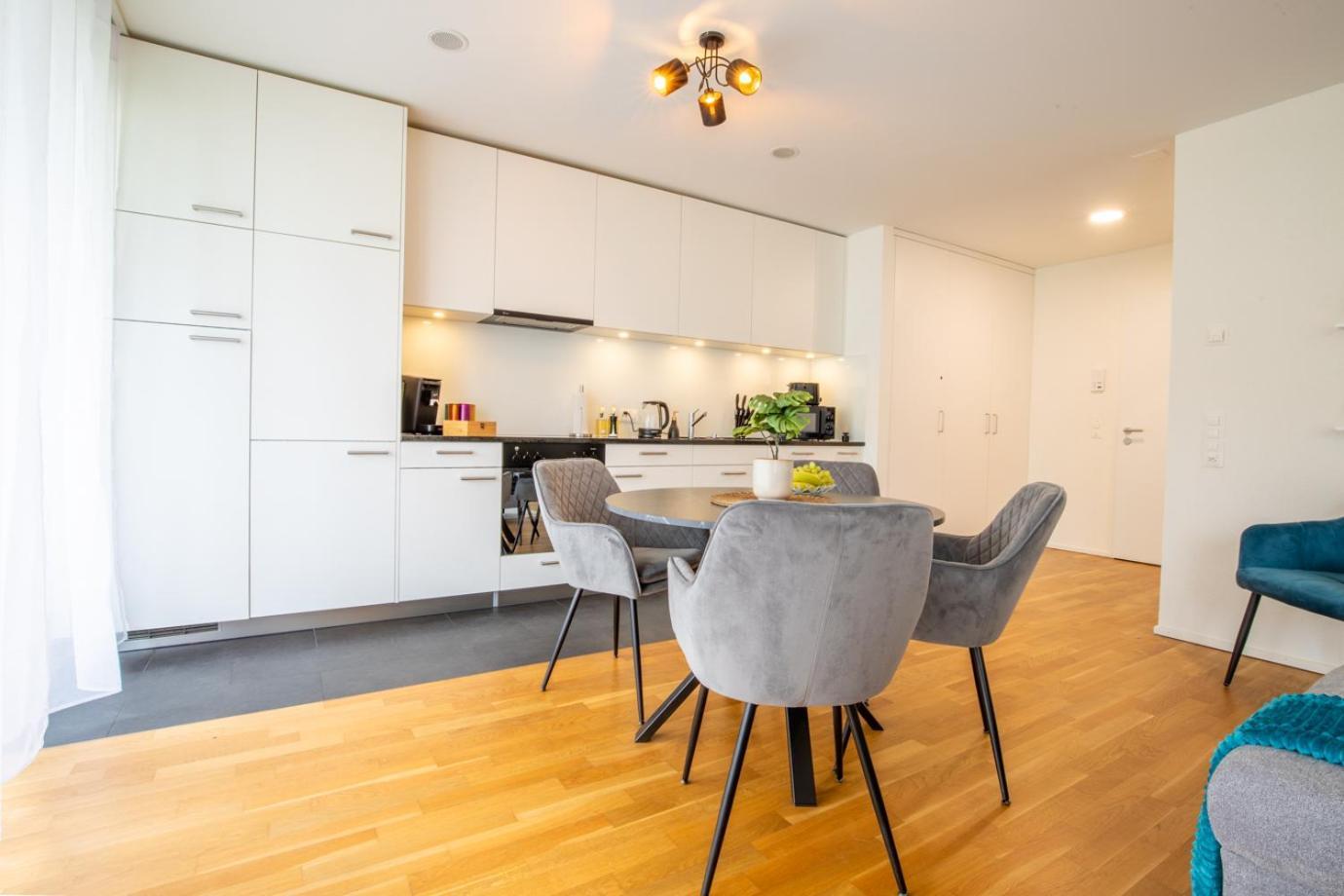 Special Einstein Iiv Apartment, Messe Kleinbasel 10-Star Bagian luar foto